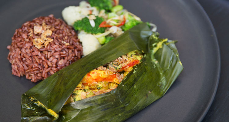 Pepes Ikan is one of the traditional Balinese dishes served during your yoga retreat at Oneworld Retreats in Ubud, Bali.