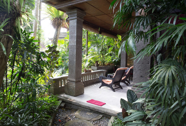 oneworld retreats - balcony